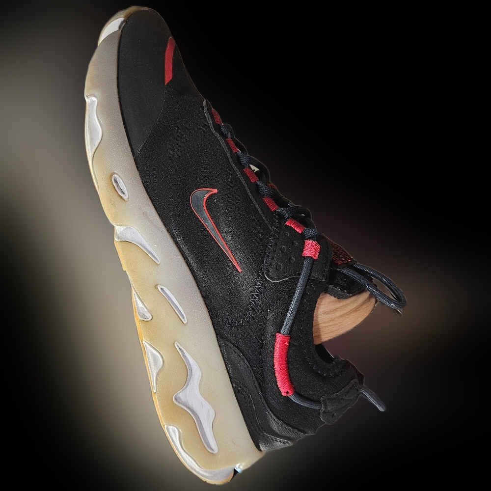 Nike Black and Red Trainers DD6879-002 REACT LIVE Men's Size 8 N.354